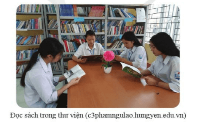 Soạn bài Phương pháp đọc một tập thơ, tập truyện ngắn hoặc một tiểu thuyết | Chuyên đề Văn 10 Cánh diều