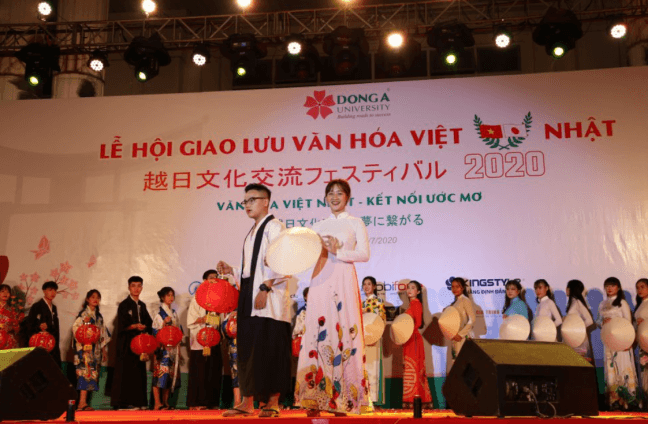 Giáo án HĐTN 11 Chân trời sáng tạo Chủ đề 6: Thực hiện trách nhiệm với cộng đồng | Giáo án Hoạt động trải nghiệm 11