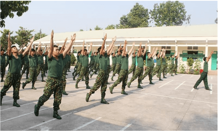 Lý thuyết GDQP 10 Cánh diều Bài 1: Một số nội dung điều lệnh quản lí bộ đội và điều lệnh công an nhân dân (ảnh 3)