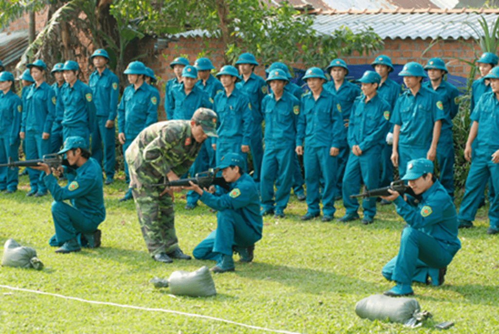 Hãy sưu tầm những câu chuyện, hình ảnh nói về lịch sử, truyền thống của quân đội nhân dân