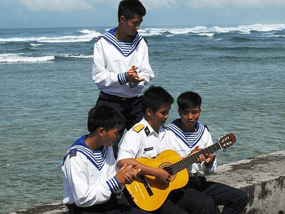 Lính đảo hát tình ca trên đảo | Ngữ văn lớp 10 Cánh diều