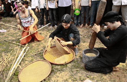 Tóm tắt Hội thổi cơm thi ở Đồng Vân hay, ngắn nhất | Ngữ văn lớp 6 Chân trời sáng tạo