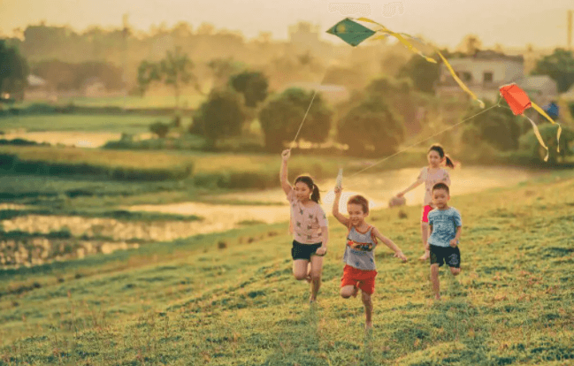 Tóm tắt Tuổi thơ tôi hay, ngắn nhất | Ngữ văn lớp 6 Chân trời sáng tạo