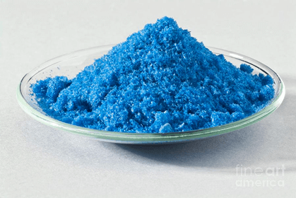 Copper(II) sulfate pentahydrate (CuSO4.5H2O) là gì