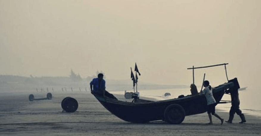Phân tích người đàn ông trong truyện ngắn Chiếc thuyền ngoài xa của Nguyễn Minh Châu